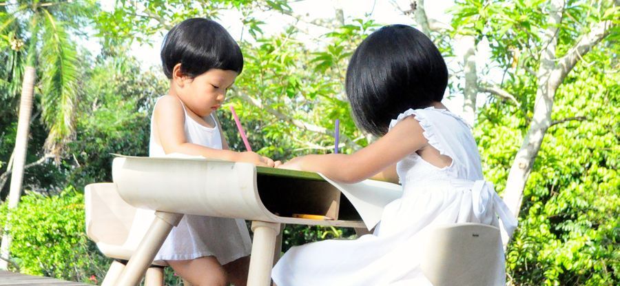 PlanToys-table--chair-4